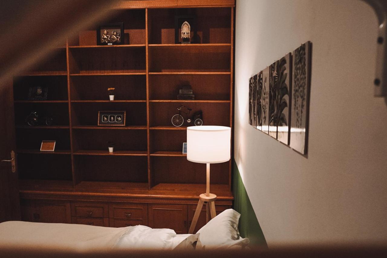Roemah Renjana Bandung Bed & Breakfast Eksteriør bilde