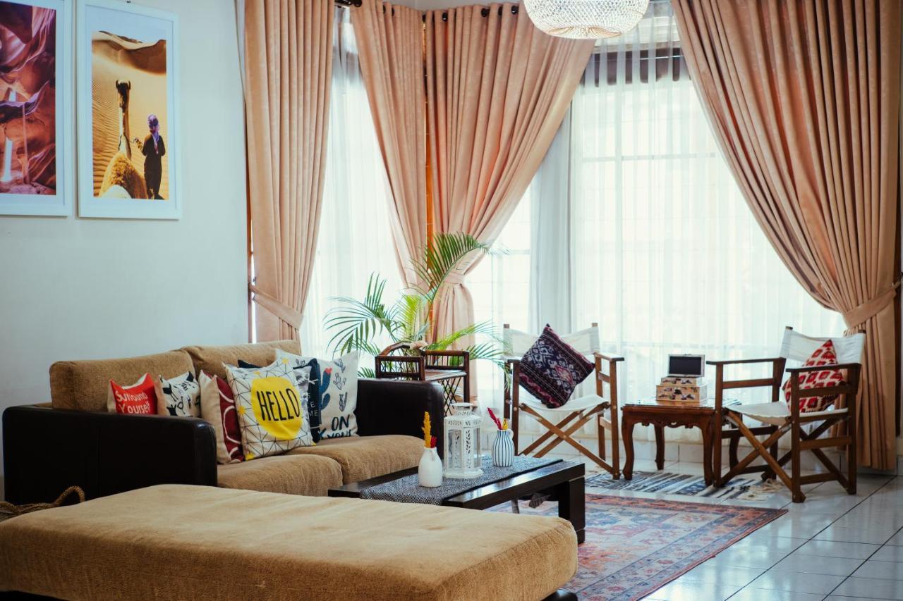 Roemah Renjana Bandung Bed & Breakfast Eksteriør bilde