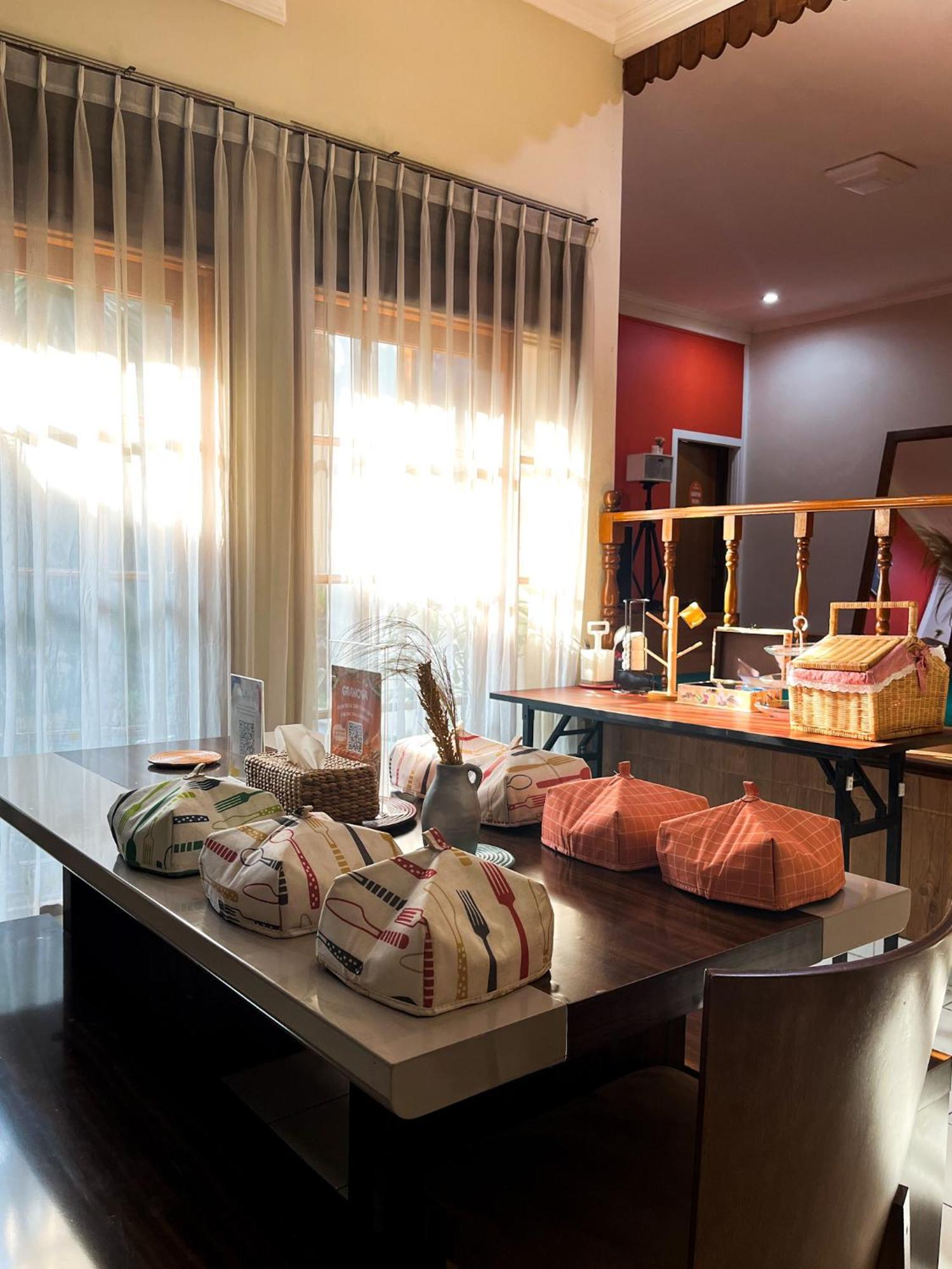 Roemah Renjana Bandung Bed & Breakfast Eksteriør bilde